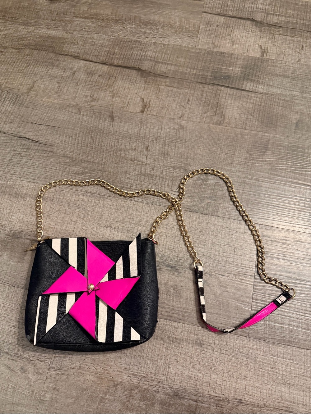 Betsey Johnson Pinwheel Crossbody Bag Pink Black Striped Y2K Novelty Purse